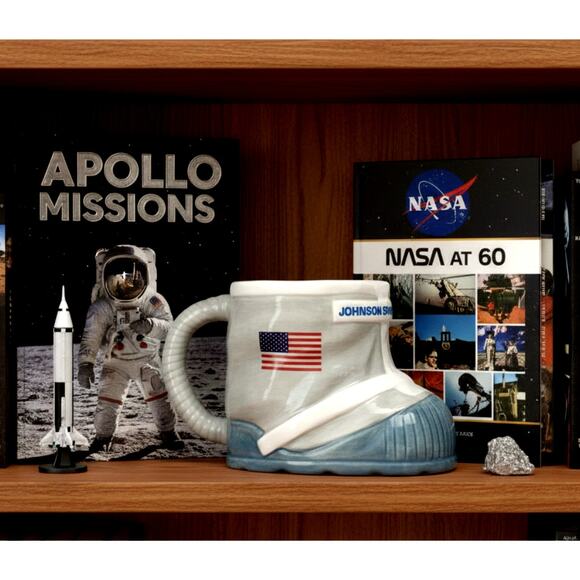 Vintage NASA Boot Mug Ceramic – 1990s Johnson Space Center Astronaut Moon Boot - Picture 2 of 10